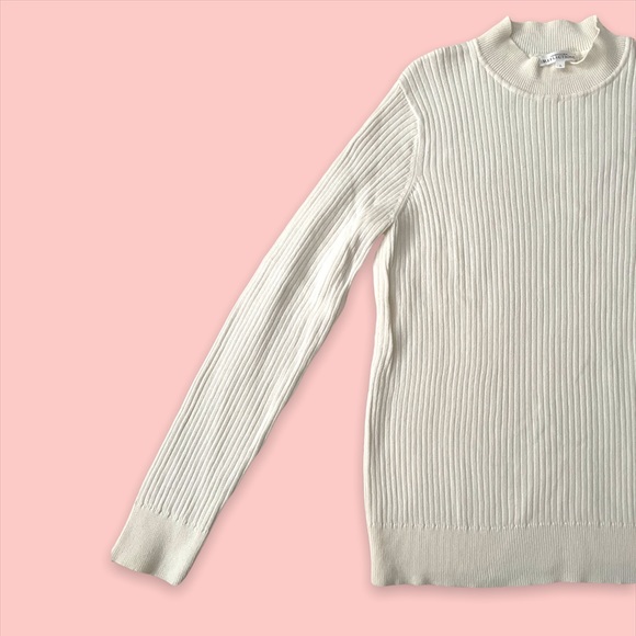 White ribbed sweater - Picture 2 of 3